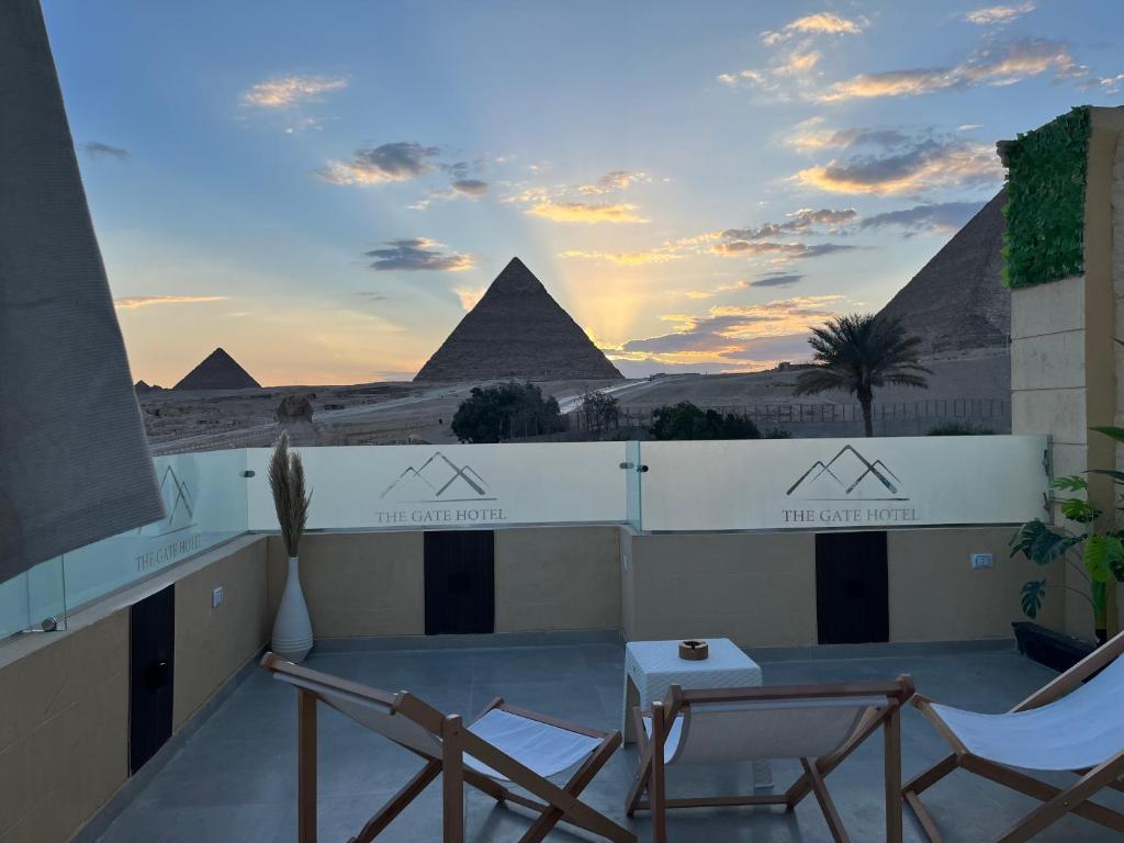 PYRAMIDS GATE HOTEL